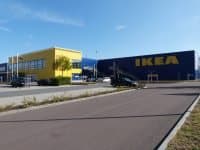 Ikea legt Bahnen von Duraproof aufs Dach