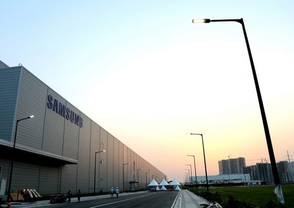 Samsung betreibt eigenen Angaben zufolge im indischen Noida die größte Handyfabrik der Welt: Das dortige Werk umfasst 129.000 qm. Bild: Samsung Group