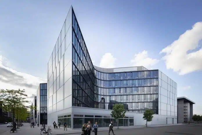 Außenansicht auf die Glaßfassade von Zalando. Bild: HGEsch/HENN