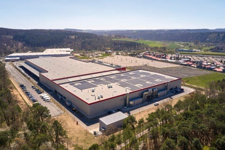 Warema erweitert Logistik- und Produktionskapazitäten