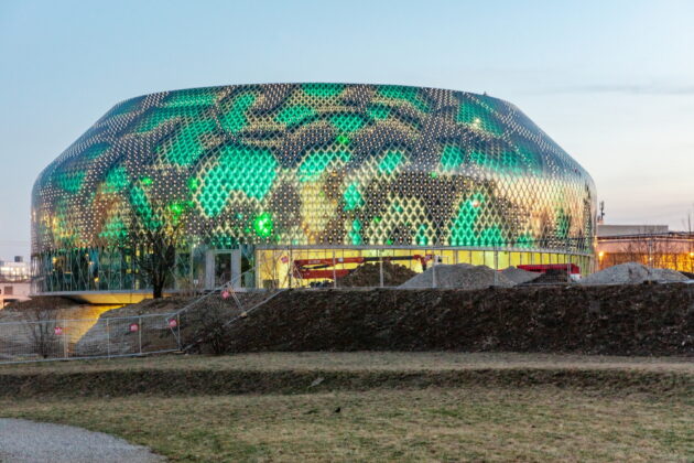 Novartis Pavillon mit effektvoller Nullenergie-Medienfassade