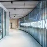 welcome-wall-staircase-exhibition-wonders-medicine-novartis-pavillon_web